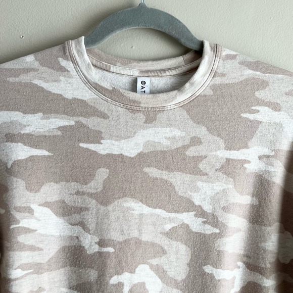 Athleta Studio To Street Print Sweatshirt Camo Lux Oatmeal Heather/Neutral, XXS - Picture 3 of 13